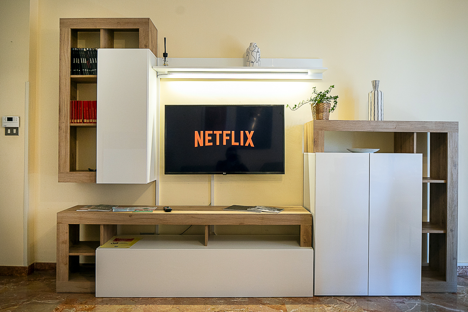 Corno Grande - spacious apartment - 2 baths - Wi Fi- city center - free parking
 - immagine 4